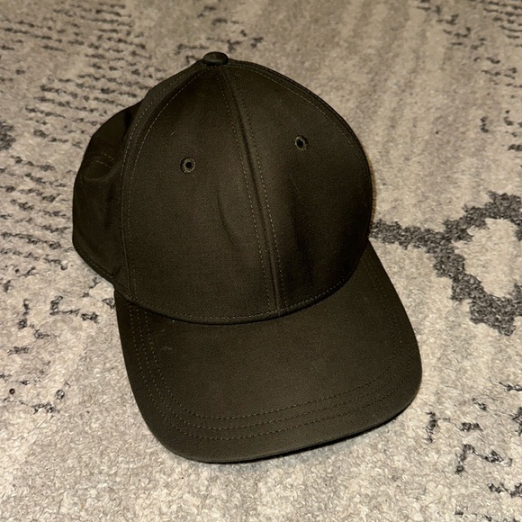 Lululemon Women’s Hat Olive Green - Picture 1 of 4